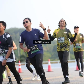 Runner Photo 6544029