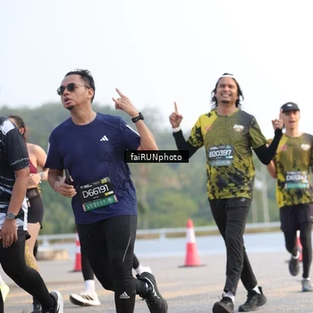 Runner Photo 6544038