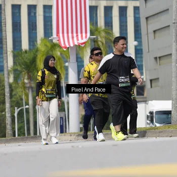 Runner Photo 6544211
