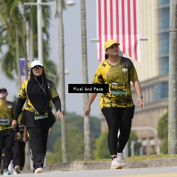 Runner Photo 6545910