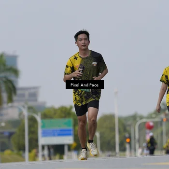 Runner Photo 6546022