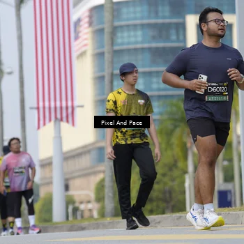 Runner Photo 6546238
