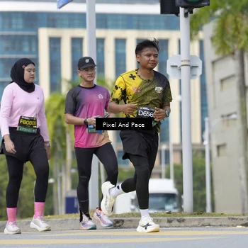 Runner Photo 6546313