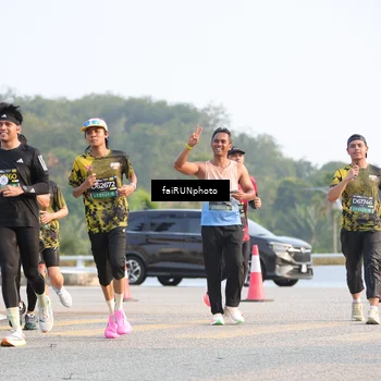 Runner Photo 6546359