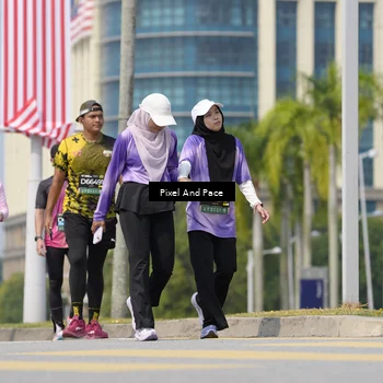 Runner Photo 6546414