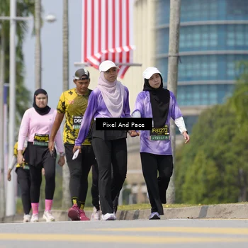 Runner Photo 6546417