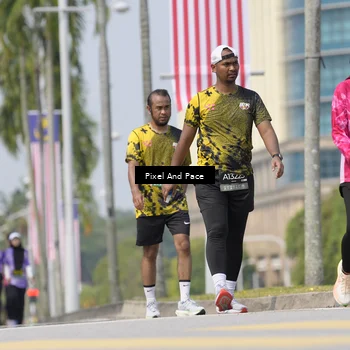 Runner Photo 6546435