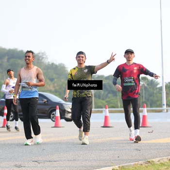 Runner Photo 6546454