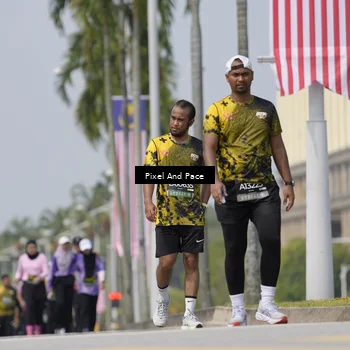 Runner Photo 6546476