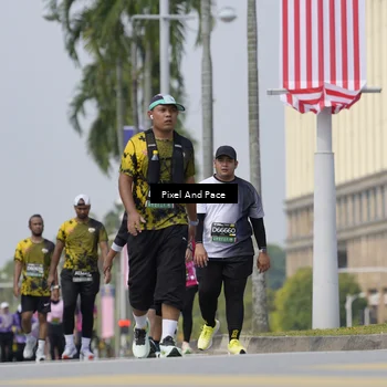Runner Photo 6546657