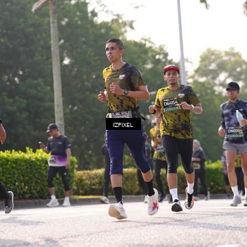 Runner Photo 6547675