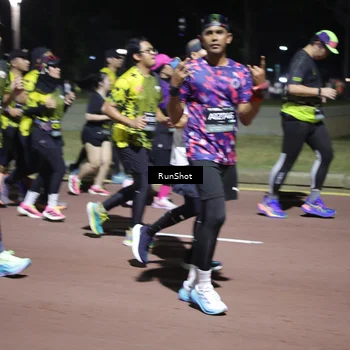 Runner Photo 6548009