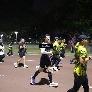 Runner Photo 6548902