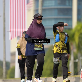 Runner Photo 6550331