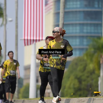 Runner Photo 6550669
