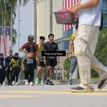 Runner Photo 6551002