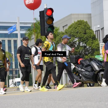 Runner Photo 6552051