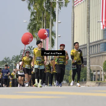Runner Photo 6552675