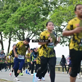 Runner Photo 6552690