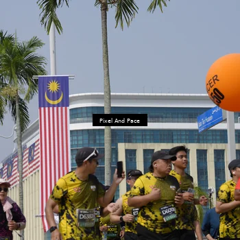 Runner Photo 6553625