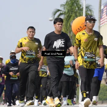 Runner Photo 6553657