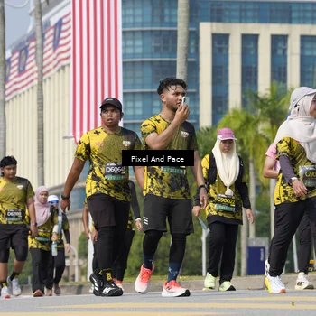 Runner Photo 6555024