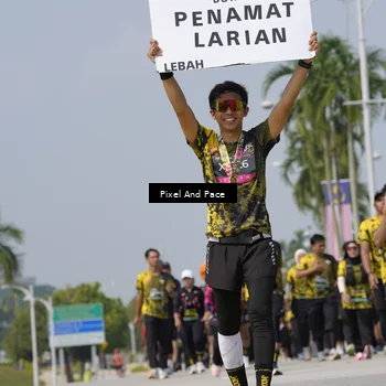 Runner Photo 6555053