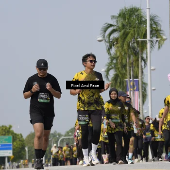 Runner Photo 6555835