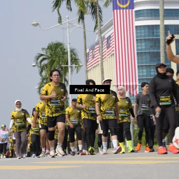 Runner Photo 6556123