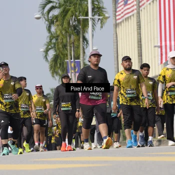 Runner Photo 6556258