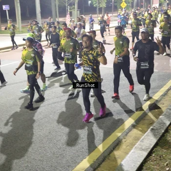 Runner Photo 6556875