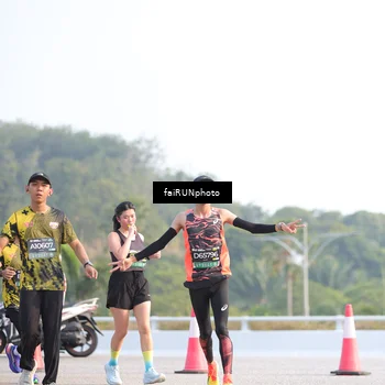 Runner Photo 6557675