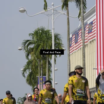 Runner Photo 6558062