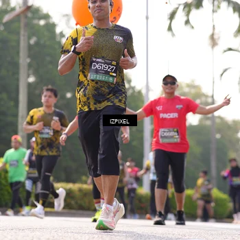 Runner Photo 6558175