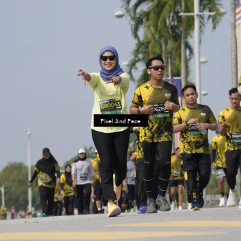 Runner Photo 6558414