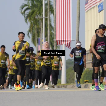 Runner Photo 6558768