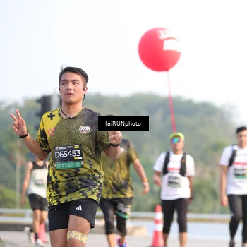 Runner Photo 6558792