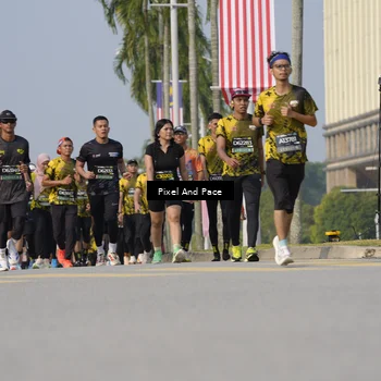 Runner Photo 6558863
