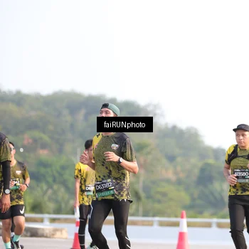 Runner Photo 6559011