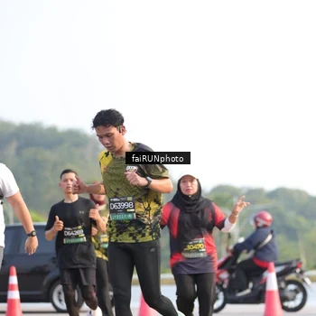 Runner Photo 6559754