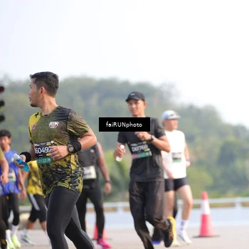 Runner Photo 6560021