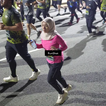 Runner Photo 6560030