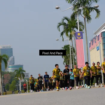 Runner Photo 6560105