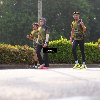 Runner Photo 6562429
