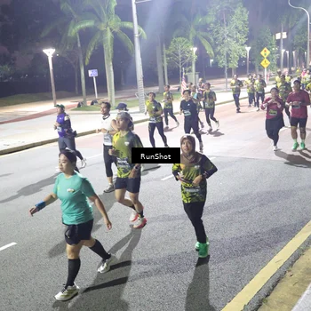 Runner Photo 6566876