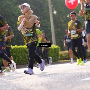Runner Photo 6567000