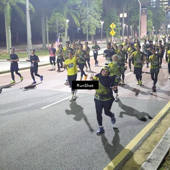 Runner Photo 6568693