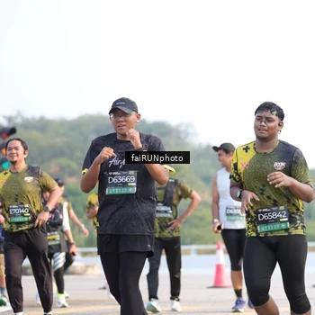 Runner Photo 6570869