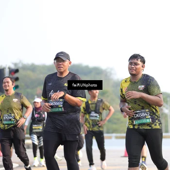 Runner Photo 6570885
