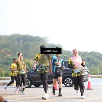 Runner Photo 6571003